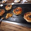 老舗お好み焼き 大阪ぼてぢゅう - カキオコ3，デラックスモダン焼き1