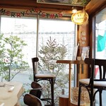 イルグラーノ製麺所・イートインデノミーナ - 癒やしの店内