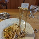 イルグラーノ製麺所・イートインデノミーナ - ドライトマトを練り込んだ生パスタ