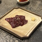 下北六角 - クジラ刺し