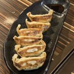 中華そば 螢 - 小ぶりだけどジューシーでお肉が甘い