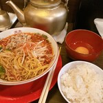 たぶっちゃん - トッピングはライスと生卵