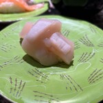 根室花まる - 二階建て生ほたて(一貫) 330円