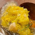 美会 - 伝統在来種で絶滅の危機に瀕していた食用菊りゅうのひげ。季節限定の逸品です。これを仕入れる努力ってスンゴイ\(//∇//)\