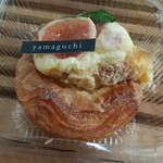 美味しいパンの店 Yamaguchi - たぶせいちじくのペストリー