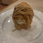 オ・プティ・マタン - モンブラン(落花生)   (断面)