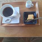 カフェ チーノ - ポークカレーセット（ホットコーヒー、シフォンケーキ）