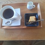 カフェ チーノ - ポークカレーセット（ホットコーヒー、シフォンケーキ）