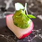 メゾン ケイ - ランチコース 16488円 の二十日大根 ハーブのソース