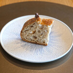 メゾン ケイ - ランチコース 16488円 のBoulangerie ADACHのカンパーニュ