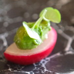 メゾン ケイ - ランチコース 16488円 の二十日大根 ハーブのソース