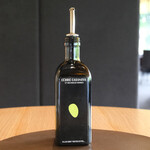 メゾン ケイ - ランチコース 16488円 のオリーブオイル