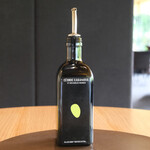 メゾン ケイ - ランチコース 16488円 のオリーブオイル