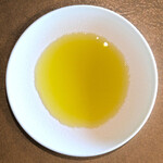 メゾン ケイ - ランチコース 16488円 のオリーブオイル