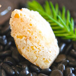 メゾン ケイ - ランチコース 16488円 のマドレーヌ・サレ