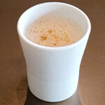 メゾン ケイ - ランチコース 16488円 の椎茸のカプチーノ仕立て