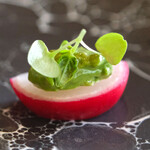 メゾン ケイ - ランチコース 16488円 の二十日大根 ハーブのソース