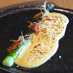 メゾン ケイ - ランチコース 16488円 の北海道産グリーンアスパラの炭火焼