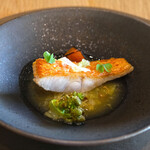 メゾン ケイ - ランチコース 16488円 の駿河湾の金目鯛 鱗焼き