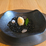 メゾン ケイ - ランチコース 16488円 のマドレーヌ・サレ