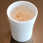 メゾン ケイ - ランチコース 16488円 の椎茸のカプチーノ仕立て