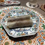 銀座嘉禅 - 北京ダック:丁寧に隙間無くピチッと巻いてある。日本でトップクラス◎一本追加した。