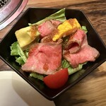 焼肉芝浦 - とても美味しいローストビーフサラダでした！