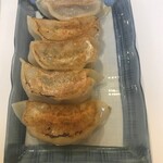クレイジー餃子 - 野菜と言いながら肉入りの野菜焼き餃子380スープ飛び出し火傷注意