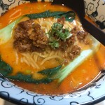 クレイジー餃子 - 顎が疲れるぐらい噛みごたえのある太麺のタンタン麺850（外税）