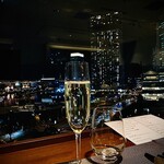イリエスケープ - スパークリングワインと夜景