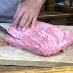 板前焼肉 英 - 全てのお肉は注文が入ってからカットします！