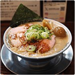 らーめん 五ノ神精肉店 - 料理写真:背脂チャッチャらーめん下田さん家の厚切りチャーシューのっけ味玉入り 1730円