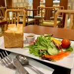 ドンク - 厚切りトーストセット605円