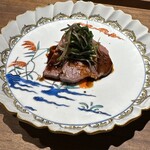 眞善美 - 鹿児島　黒花牛　シャトーブリアン　三関根セリ　ガーリックソース