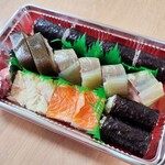 稲城 ヨロシク寿司 - お土産の箱寿司