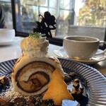 カフェ ブラウンズ インサラータ ヴェルデ - プラリネショコラのロールケーキ（季節限定）