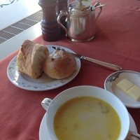 ホテルオークラレストラン新宿 ワイン＆ダイニング デューク - パンとスープ。