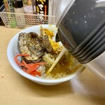 豚マニア丼 稲田屋 サン - 最後は茶漬け