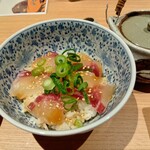 炭火と串焼きと肴 原価酒場 イロ鶏ドリ - おすすめ鮮魚のおでん出汁茶漬け