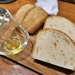 イルクオーレ ピアットスズキ - パン＆オリーブオイル