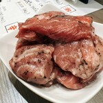 ジンギスカン×厚岸牡蠣  ラムグチカズヤ - ラムグチ特製塩ジンギスカン