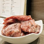 ジンギスカン×厚岸牡蠣  ラムグチカズヤ - ラムグチ特製塩ジンギスカン