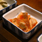 かつ吉 - 【岩中豚ひれかつとかきフライの盛り合わせ定食＠税込2,900円】漬物3種 │ その他、千切りキャベツも