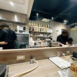 ジンギスカン×厚岸牡蠣  ラムグチカズヤ - 店内