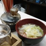 無料で出てきたお汁　いいつまみになります