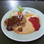 ミラベール - オムライスとメンチカツの２種盛り合わせ（７６０円）