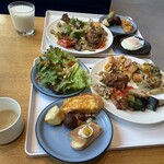 huwadolo - でもコーヒー飲んだらクロワッサンも食べたくなり、食べてしまった