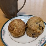 焼菓子ガブリ - プレーンスコーンとチョコチップスコーン