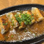 はじめや - エビチリ餃子650円、エビチリなのか餃子なのか食べてて分からなくなる味。でも熱々で美味しかった。