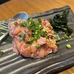 はじめや - 梅なめろう690円、味噌の代わりに梅としそを使ってるのでさっぱりといただける。